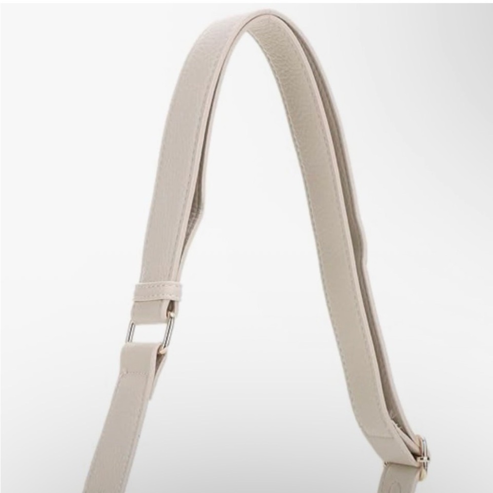 Isabelle Multicompartment VeganLeather Crossbody Bag with Zipper Pocket & Tassle - Picture 3 of 10